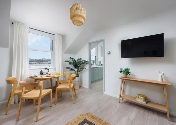 Luxury Penthouse 2 Bed Apartment