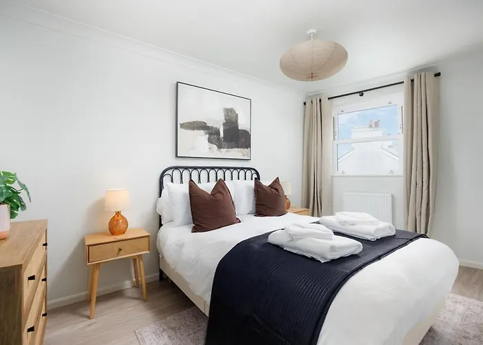 Luxury Penthouse 2 Bed Apartment